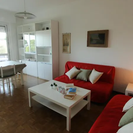 Anna Apartment *